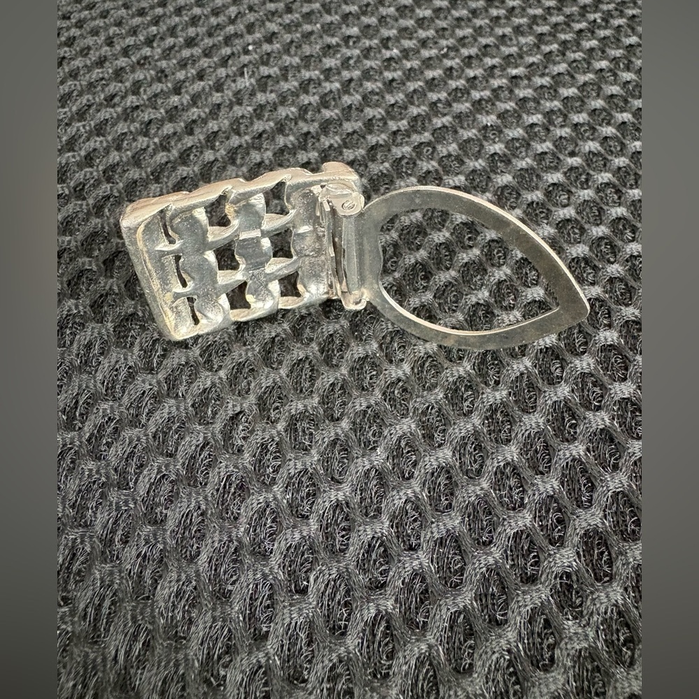 Heritage Silver Lattice Scarf Clip | Timeless Equestrian Aesthetic - Picture 5 of 10